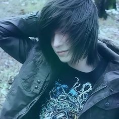 56 Dazzling Emo Hairstyle Pics