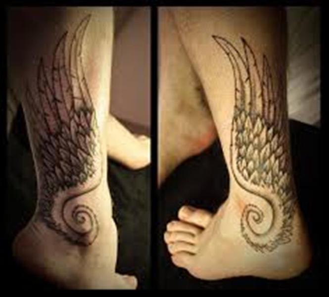 26 Cool Wing Tattoos For Leg