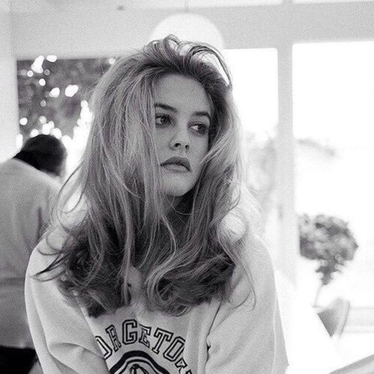 63 Dazzling Alicia Silverstone Hairstyle Pictures