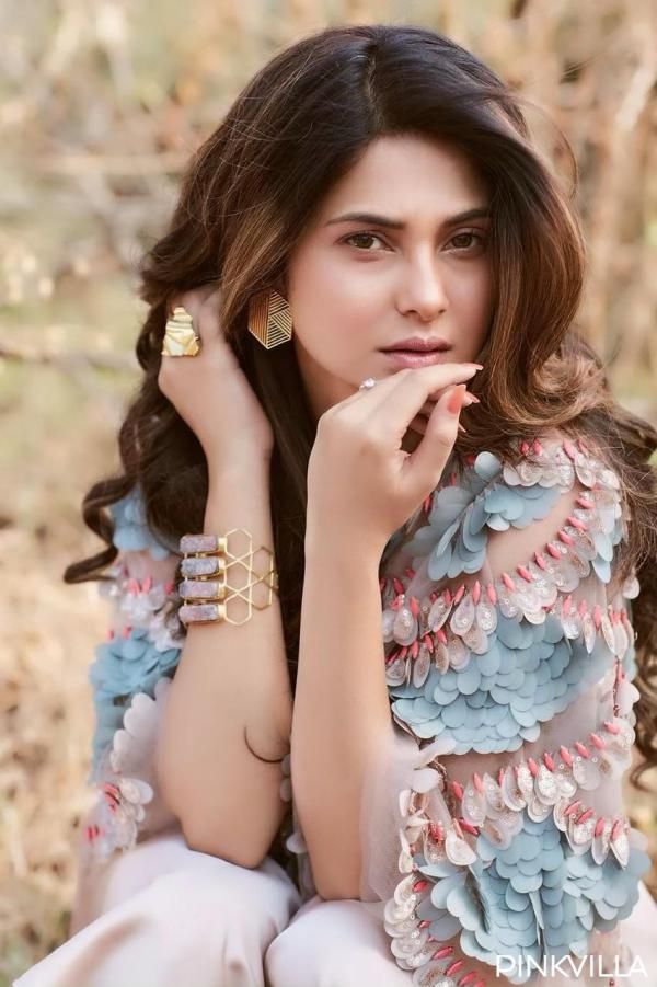 129 Outstanding Jennifer Winget Hairstyle Pics
