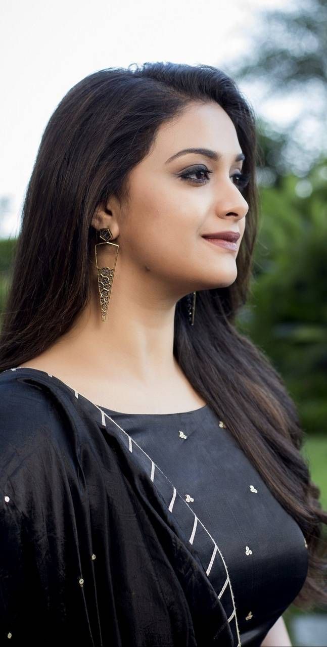 110 Lovely Keerthy Suresh Hairstyle Pics