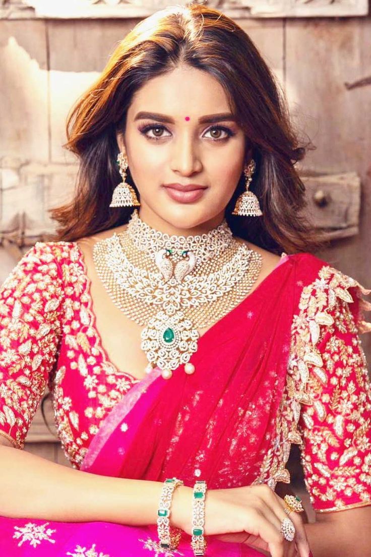 102 Incredible Nidhhi Agerwal Hairstyle Pictures