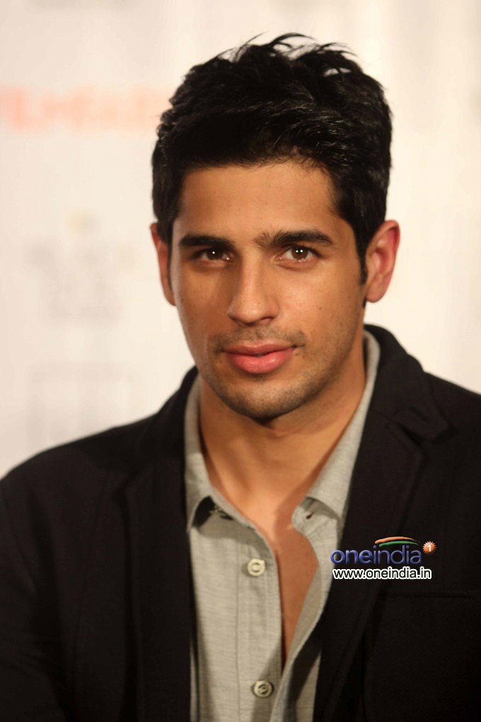 Sidharth Malhotra says he will settle down before he turns 40 | Hindi Movie  News - Times of India